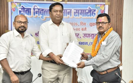 कमिश्नर कार्यालय परिवार ने डिप्टी कमिश्नर श्री बीएस सिदार की सेवानिवृत्ति पर दी आत्मीय विदाई