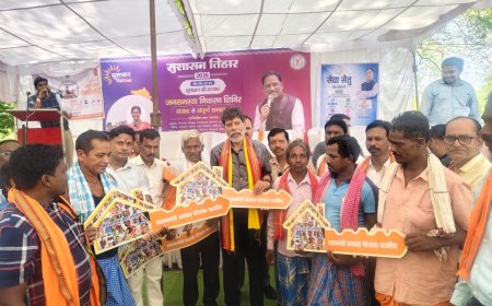 जगदलपुर विधानसभा क्षेत्र के ग्राम गुमलवाड़ा में सुशासन तिहार में हुए शामिल  विधायक श्री किरण देव