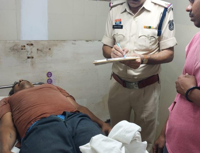 आम पेड़ से गिरकर ग्रामीण युवक की दर्दनाक मौत