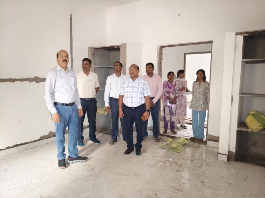 कुलपति डॉ. गिरीश चंदेल ने किया शहीद गुण्डाधुर कृषि महाविद्यालय का दौरा