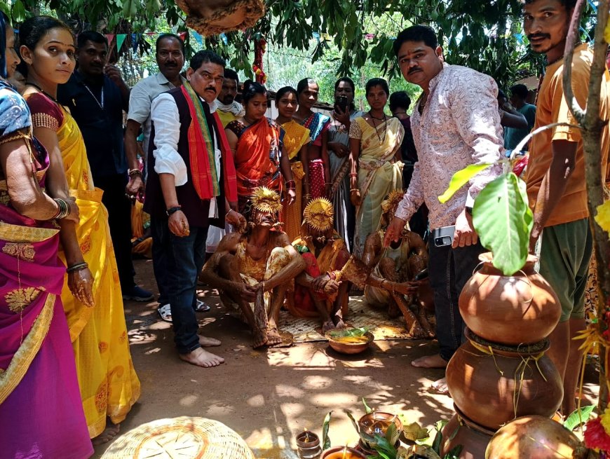 घाटपदमूर के शिवानंद आश्रम में 35 जोड़े का सामूहिक कन्या विवाह समारोह सम्पन्न !