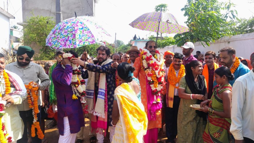 मां ठाकुरानी मंदिर के भव्य प्राण प्रतिष्ठा कार्यक्रम में शामिल हुए कुमार जयदेव