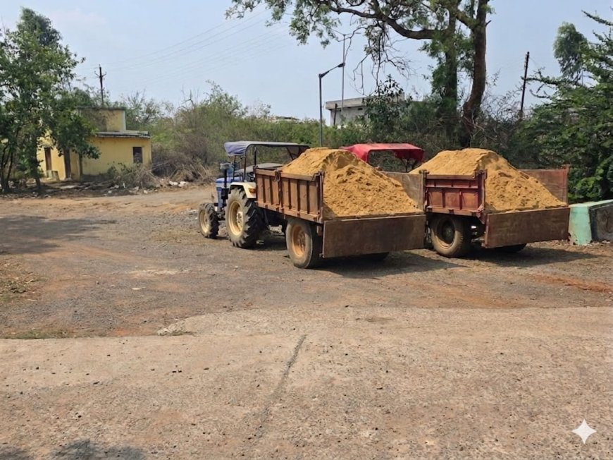 रेती तस्करों पर शासन की कार्यवाही, अवैध रेत परिवहन करते दो ट्रैक्टर जप्त