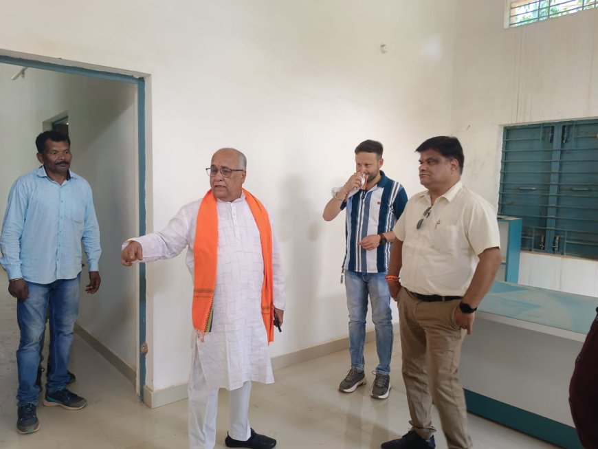 नारायणपुर में जिला सहकारी केंद्रीय बैंक के उपाध्यक्ष ने किया शाखा भवन का निरीक्षण