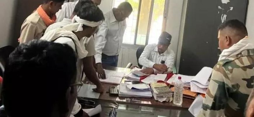 जेल से निकलकर आरोपी ने जनपद सदस्य पद के लिए भरा नामांकन