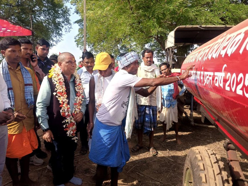 चितापुर-2 के मावली माता मड़ई मेला में विधायक विनायक गोयल ने किया पानी टैंकर वितरण