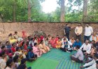 इमली पेड़ के छांव तले लगाई चौपाल, भाजपा प्रदेश अध्यक्ष एवं विधायक श्री किरण देव ने ग्रामीणों से किया  संवाद