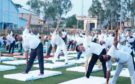 विश्व योग दिवस पर प्रियदर्शिनी स्टेडियम में हुआ सामूहिक योगाभ्यास, विधायक श्री किरण सिंह देव रहे मुख्य अतिथि