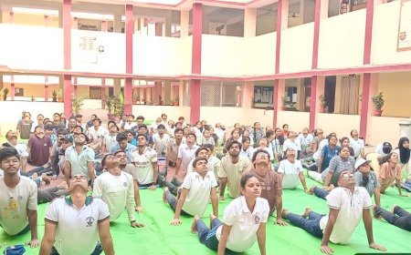 अंतर्राष्ट्रीय योग दिवस पर कृषि महाविद्यालय के छात्रों ने दिया करें योग रहें निरोग का संदेश, दिनचर्या में शामिल करने का लिया संकल्प