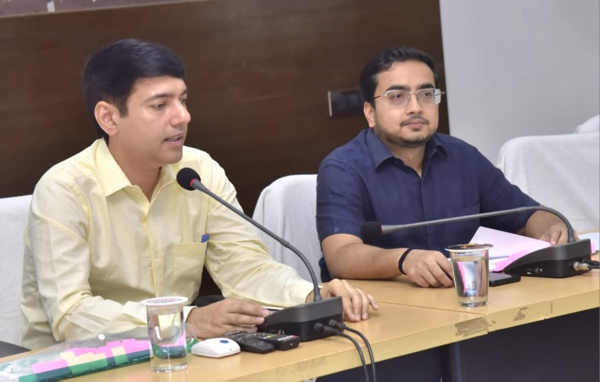 डीएमएफटी मद से स्वीकृत विकास कार्यों को समय-सीमा में पूर्ण करें : कलेक्टर आकाश छिकारा