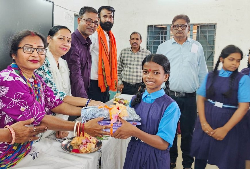 बस्तर के स्कूलों में गूंजा ’स्कूल चलें हम’ प्रवेश उत्सव के साथ नए शैक्षणिक सत्र का हुआ शंखनाद