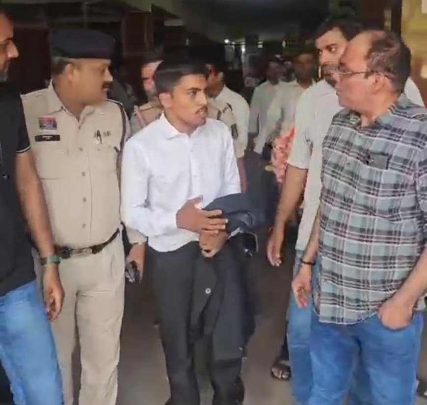 रायपुर जिला न्यायालय में फर्जी वकील पकड़ा गया