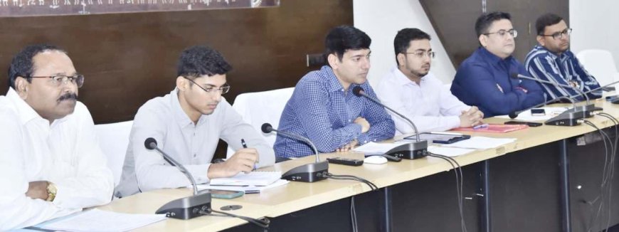 समय-सीमा की बैठक में कलेक्टर श्री आकाश छिकारा ने दिए विभागों को आवश्यक निर्देश