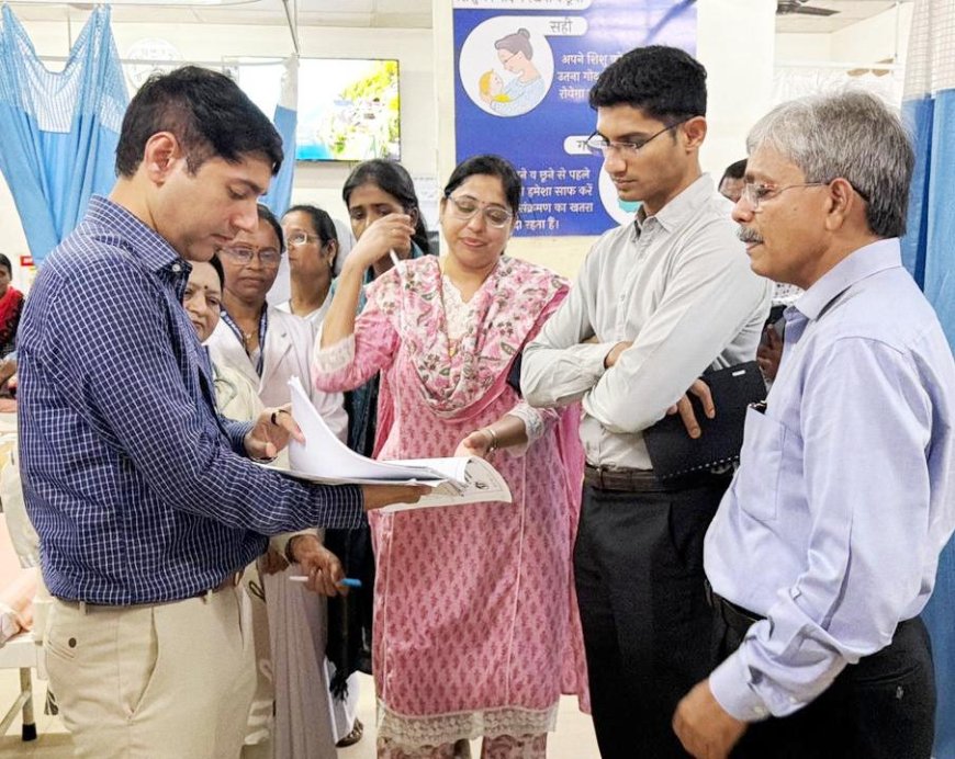 कलेक्टर आकाश छिकारा ने किया जिला अस्पताल का औचक निरीक्षण,कहा महारानी अस्पताल का गौरवशाली इतिहास, स्टाफ इसके गौरव के अनुरूप करें कार्य