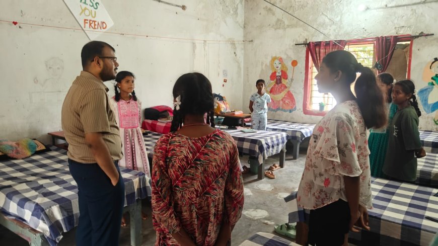 कलेक्टर श्री अमित कुमार ने किया छात्रावासों का औचक निरीक्षण, भृत्य और अधीक्षक निलंबित, कई के प्रभार बदले