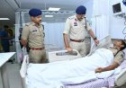 छत्तीसगढ़ पुलिस कमिश्नर संजीव शुक्ला ने अस्पताल पहुंचकर घायल पुलिस जवानों का जाना हाल