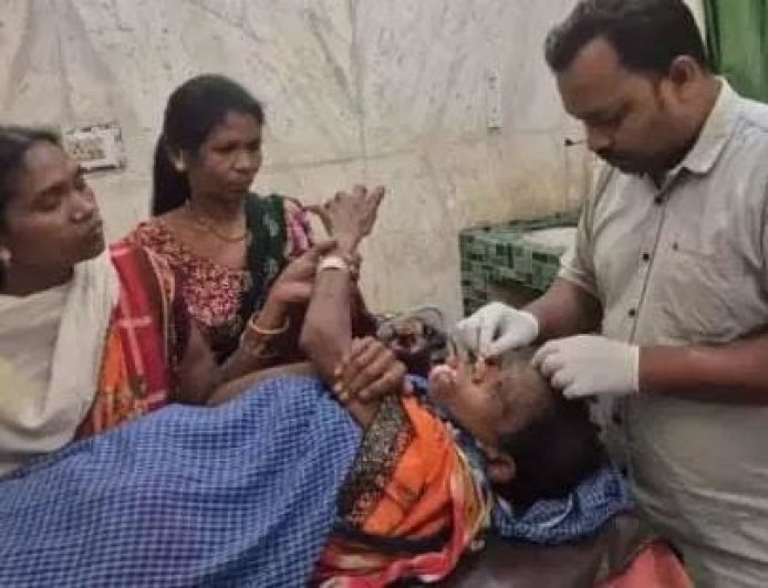 आवारा कुत्ते ने गांव में दहशत फैलाई, 5 लोगों को काटा