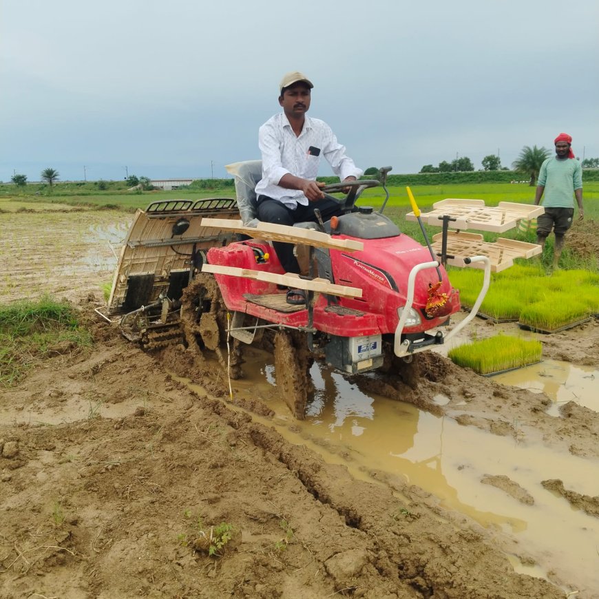 तेलीमारेंगा के किसान महादेव मौर्य ने धान रोपाई मशीन से उन्नत खेती-किसानी को दी नई दिशा