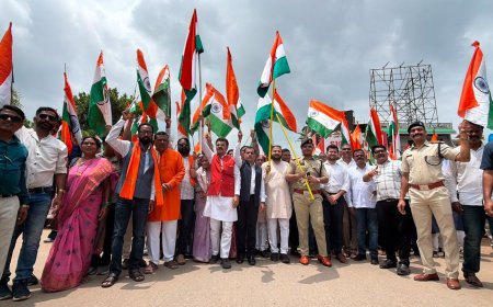 राष्ट्रप्रेम के रंग में रंगा जगदलपुर, जनप्रतिनिधियों, अधिकारियों और स्कूली बच्चों ने लिया उत्साहपूर्वक हिस्सा