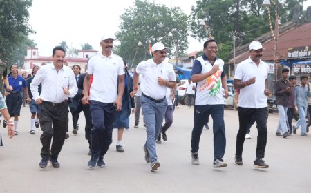 महापौर, कमिश्नर सहित जनप्रतिनिधियों, अधिकारियों, खिलाड़ियों और विद्यार्थियों ने लगाई दौड़