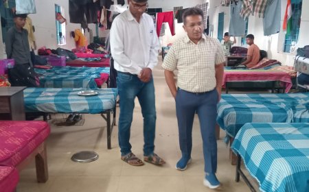 बीजापुर अपर कलेक्टर भूपेन्द्र अग्रवाल ने प्री-मैट्रिक बालक छात्रावास का किया निरीक्षण