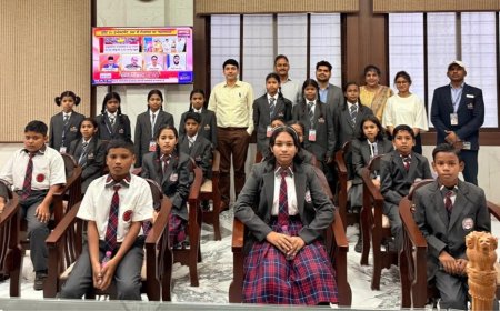 अटल उत्कृष्ट शिक्षा योजनांतर्गत बस्तर के 20 श्रमिक बच्चों को मिला उत्कृष्ट विद्यालयों में प्रवेश, कलेक्टर ने बच्चों का बढ़ाया हौसला