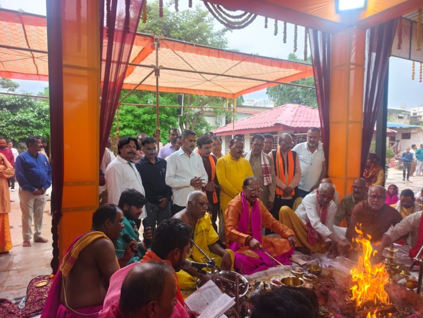 भाजपा छत्तीसगढ़ प्रदेश अध्यक्ष किरण देव के शीघ्र स्वास्थ्य लाभ व दीर्घायु के लिए महामृत्युंजय मंत्र जाप एवं हवन आयोजन किया गया।