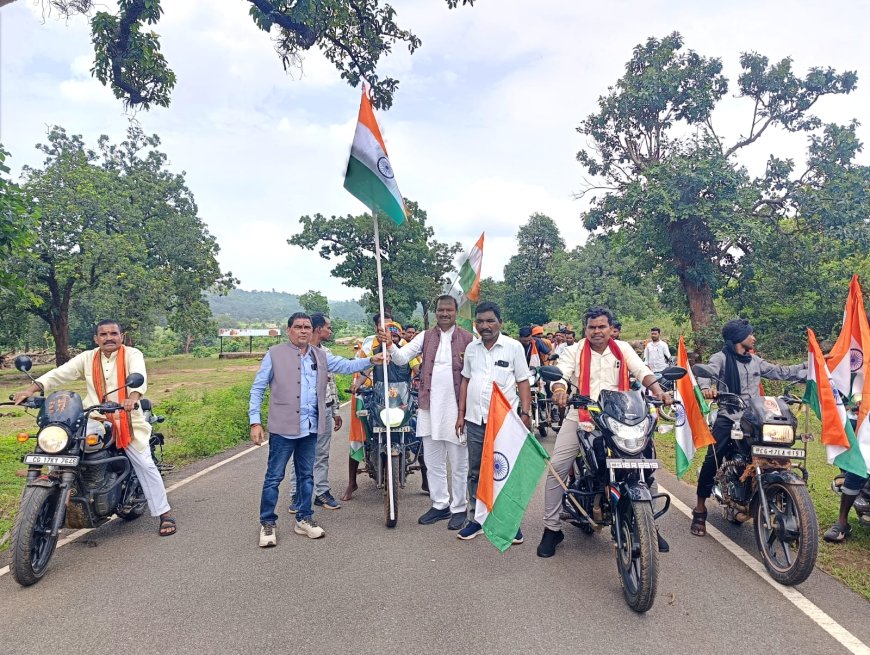 बास्तानार में विधायक विनायक गोयल ने तिरंगा यात्रा को दिखाई हरी झंडी, देशभक्ति के रंग में रंगा क्षेत्र