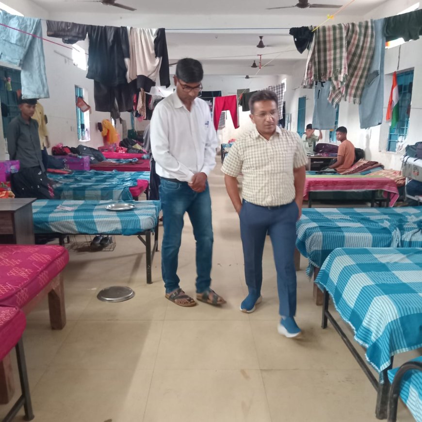 बीजापुर अपर कलेक्टर भूपेन्द्र अग्रवाल ने प्री-मैट्रिक बालक छात्रावास का किया निरीक्षण