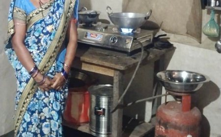 प्रधानमंत्री उज्ज्वला योजना से संवरी नीलो ठाकुर की रसोई, धुएँ से मुक्ति और खुशहाल जीवन