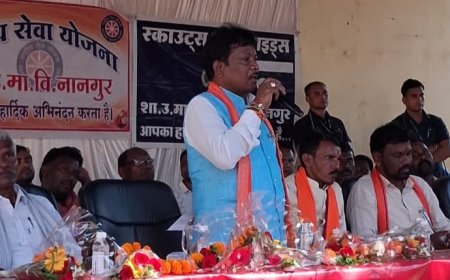 शिक्षा की राह हुई आसान, सांसद महेश कश्यप की मौजूदगी में 403 छात्राओं को मिलीं निःशुल्क साइकिलें