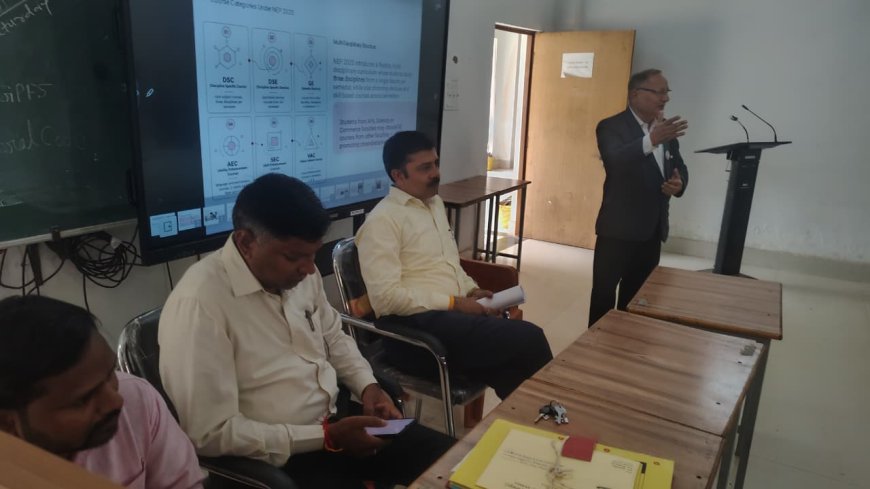 शहीद महेंद्र कर्मा विश्वविद्यालय में एनईपी 2020 पर जागरूकता कार्यशाला, विद्यार्थियों को दी नई शिक्षा नीति की जानकारी