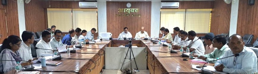 ड्रॉप आउट बच्चों को पुनः स्कूल से जोड़ने करें सकारात्मक प्रयास -कमिश्नर डोमन सिंह